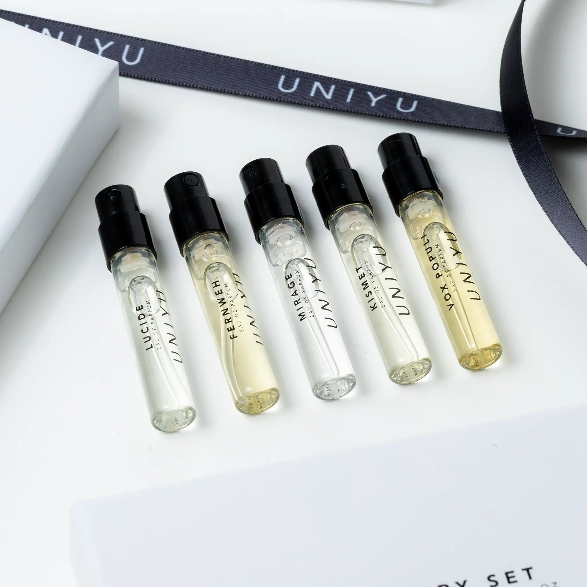 The UNIYU Discovery Set includes 5 x 2 ml vials, offering a perfect introduction to explore and find your signature fragrance.