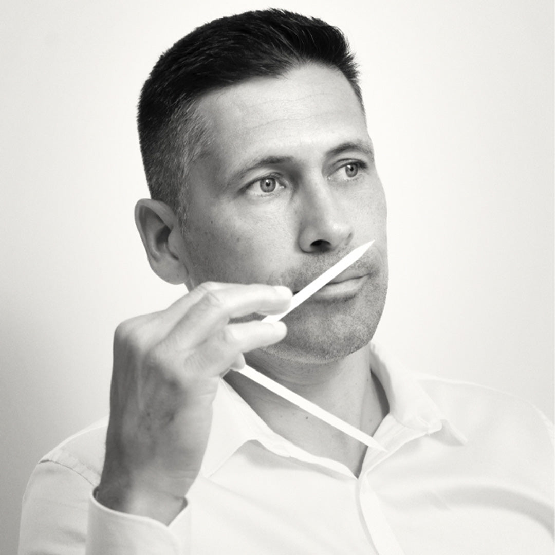 Laurent Maronne began perfumery in Grasse in 2001, mastering raw materials and becoming a perfumer in 2012, blending science and creativity.