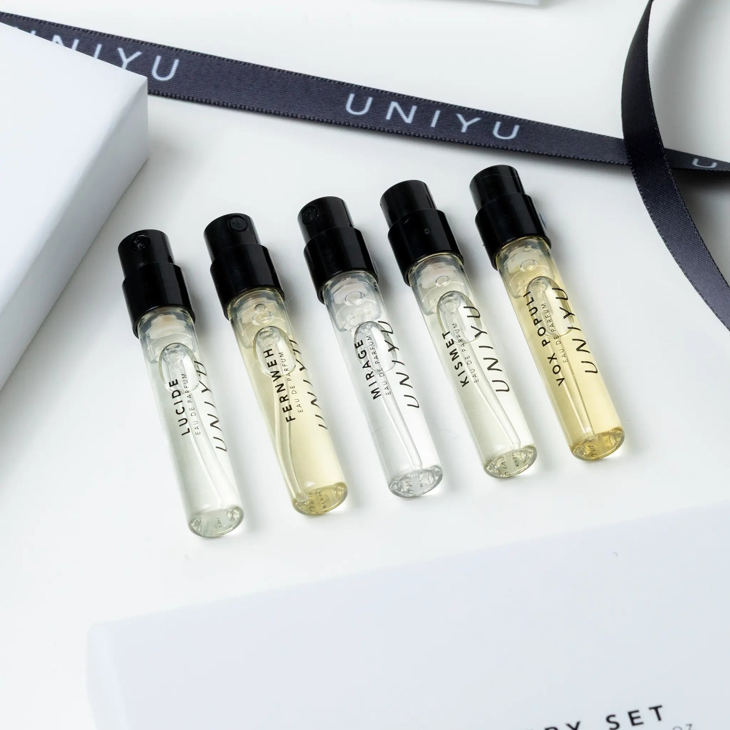 The UNIYU Discovery Set includes 5 x 2 ml vials, offering a perfect introduction to explore and find your signature fragrance.