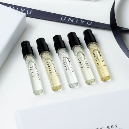 The UNIYU Discovery Set includes 5 x 2 ml vials, offering a perfect introduction to explore and find your signature fragrance.